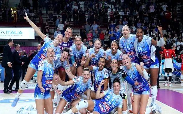 们频频失误, 利亚诺的表, 失利不仅对 们频频失误, 利亚诺的表, 失利不仅对